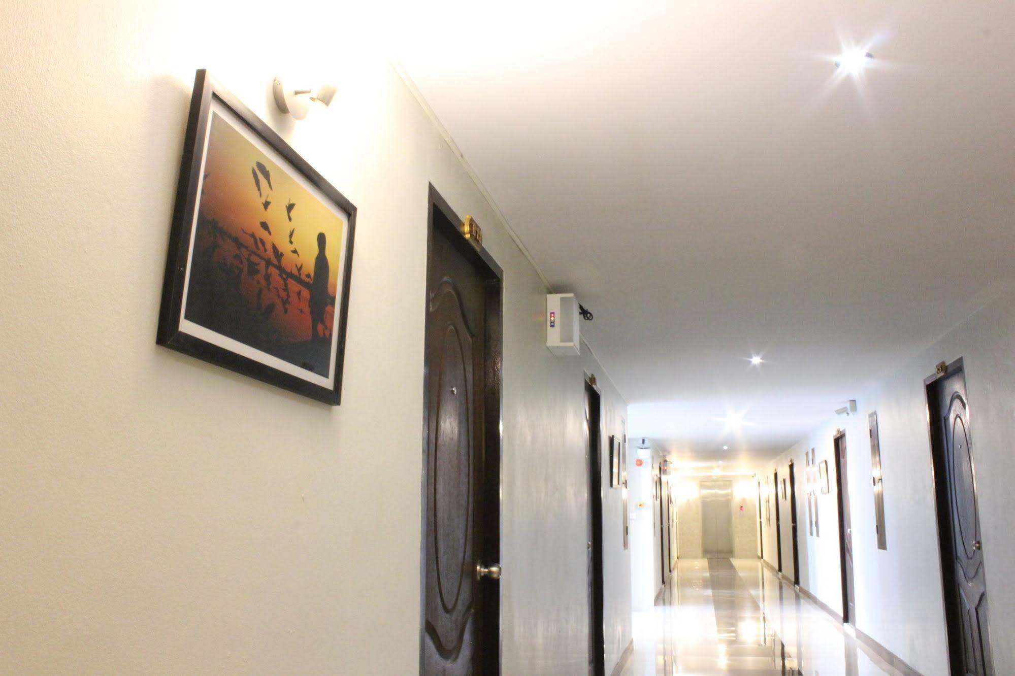 The Avail Hotel Phra Nakhon Si Ayutthaya Buitenkant foto